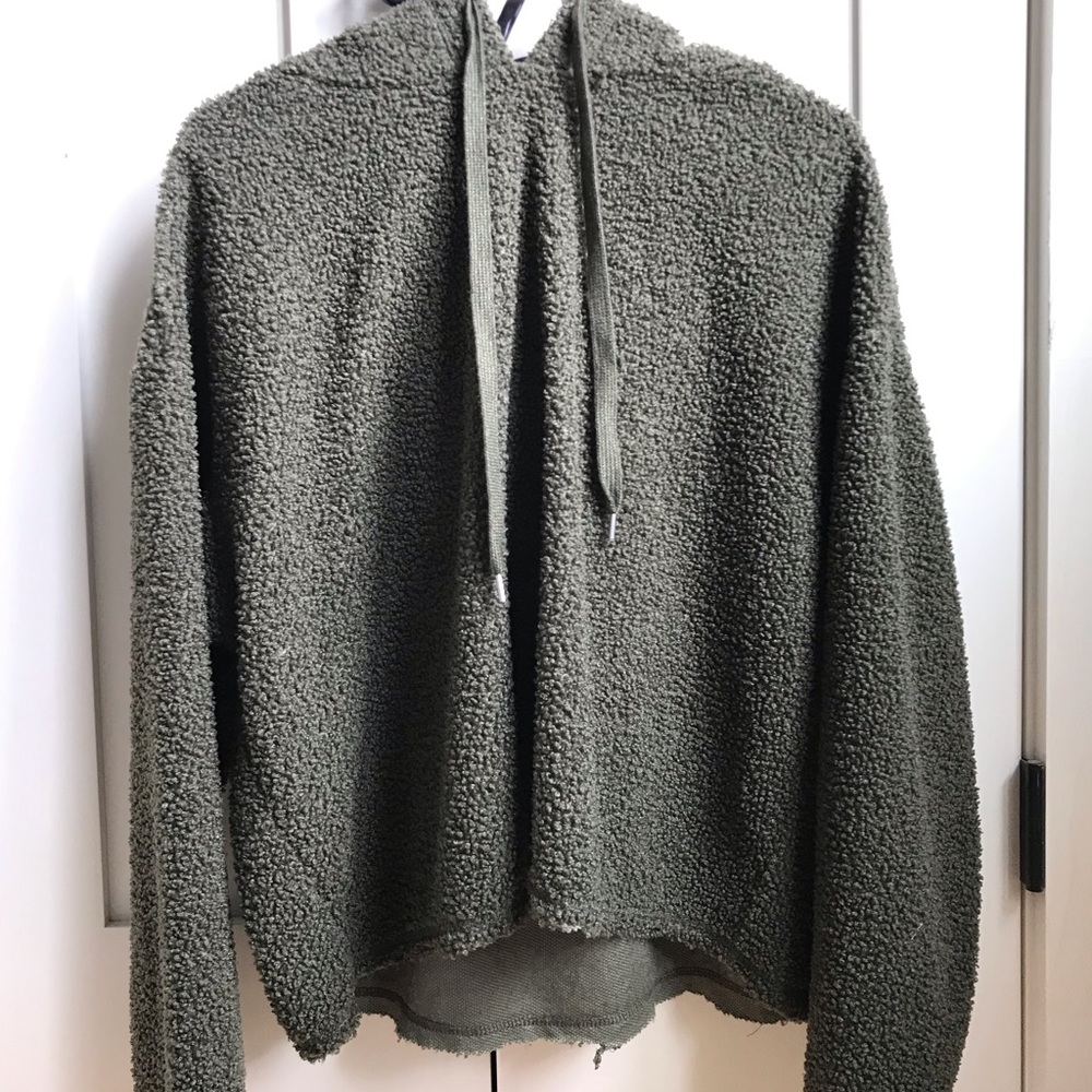 army green long sleeve top